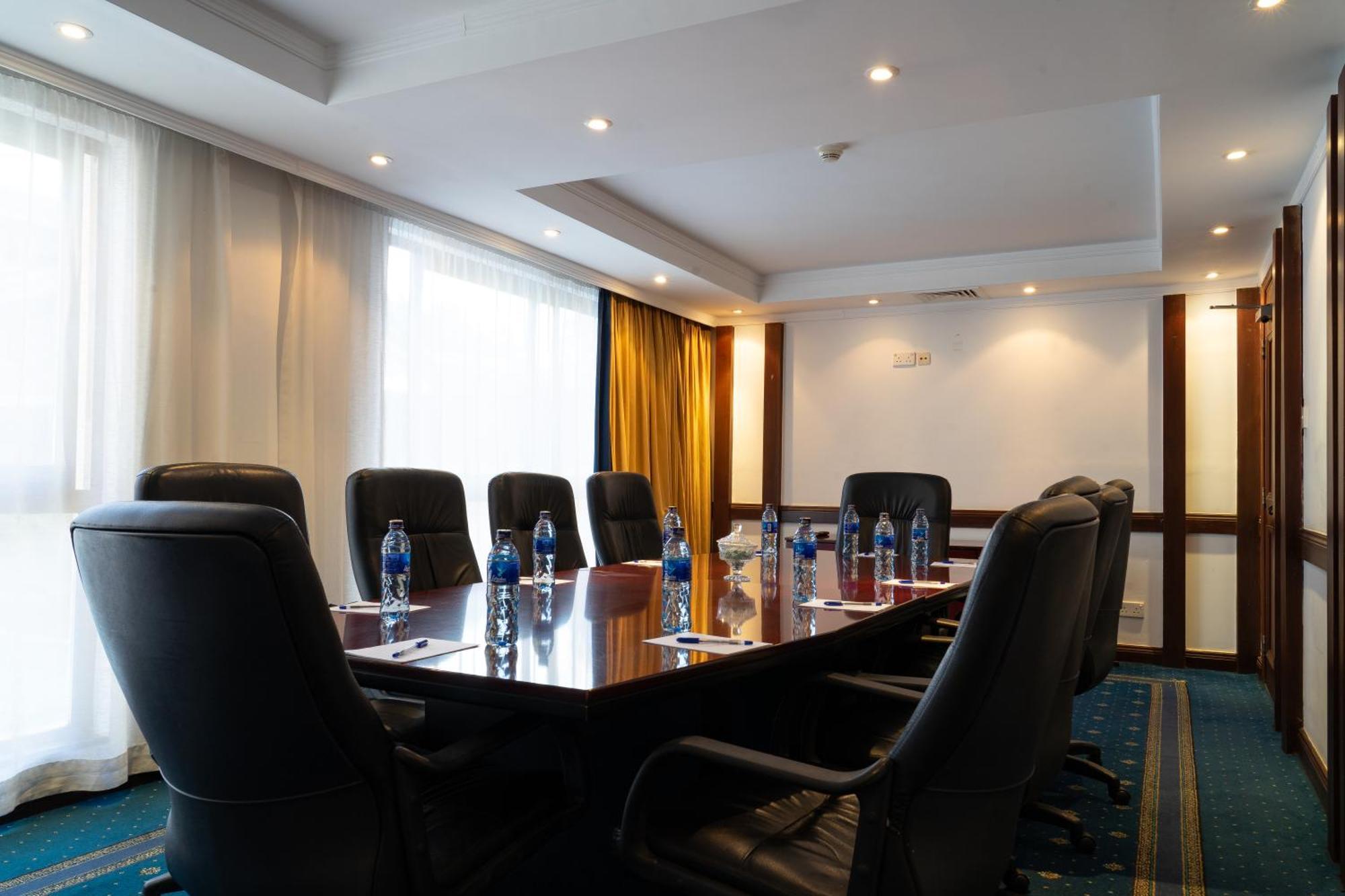 Hotel The Heron By Sarovar Portico India Nairobi Exteriér fotografie